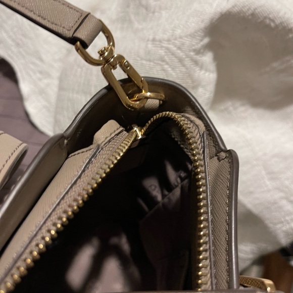 Tory Burch Saffiano Tote/Medium Satchel - Picture 10 of 10